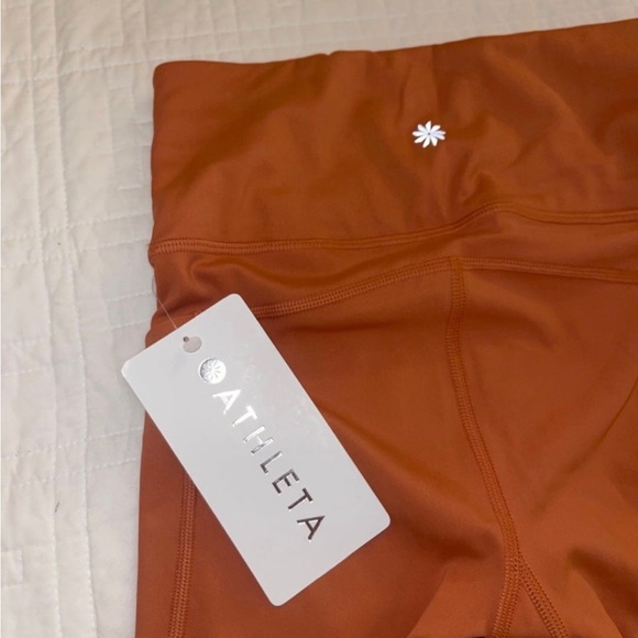 Athleta Ultimate Stash 7” Short - Picture 4 of 5